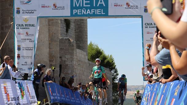 Hasier Etxeberria, helmugan sartzen. Argazkia: @VueltaCyL
