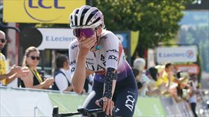 Maeva Squiban gana en solitario en Ambert y Kim Le Court mantiene el maillot amarillo del Tour de Francia