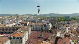 Gasteizko Andre Maria Zuriaren jaietan murgilduko da EITB