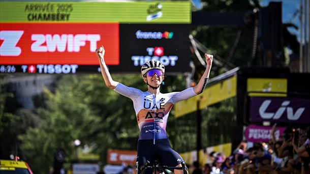 Maeva Squiban, garaipena ospatzen. Argazkia: Le Tour Femmes