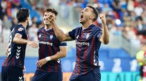 Eibarrek garaipen erraza lortu du Granadaren aurka (3-0)