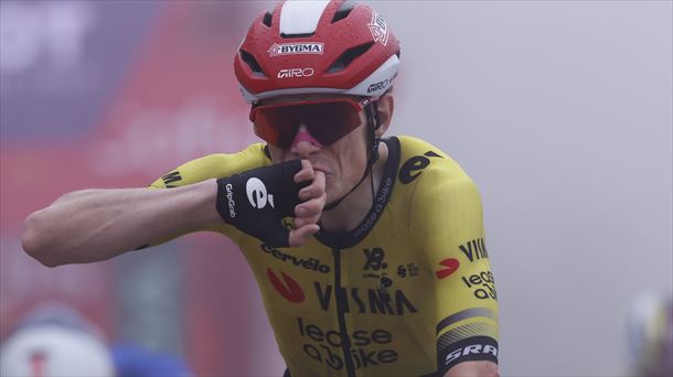 Vingegaard se impone en Limone Piemonte y es nuevo líder