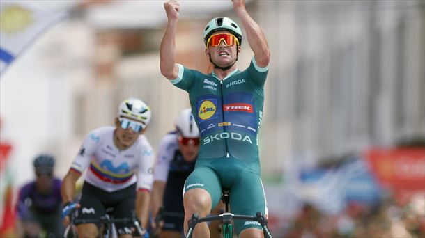  Mads Pedersen celebra la victoria Foto: EFE