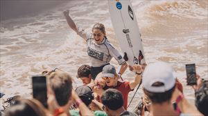 La surfista Janire González-Etxabarri se proclama campeona del Mundo en El Salvador