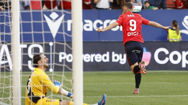 Raul Garcia Rayori sartutako gola ospatzen. EFE