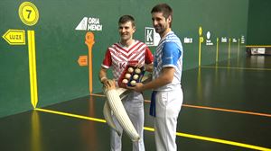 Ansak eta Juaneneak larunbatean jokatuko duten finalerdirako materiala hautatu dute