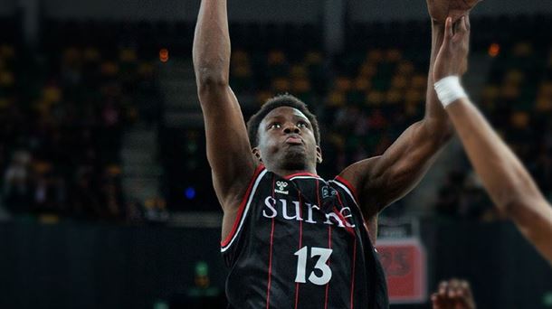 El pívot maliense del Surne Bilbao Basket Bassala Bagayoko. Imagen: Bilbao Basket