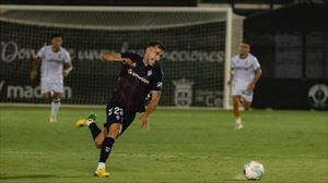 El Eibar cae ante el Ceuta tras jugar con 10 desde el minuto 15 (1-0)