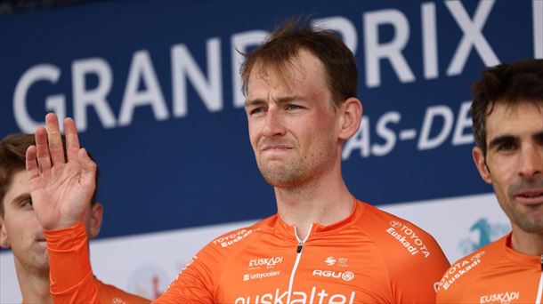 Axel van der Tuuk, Euskaltel-Euskadiren lehen fitxaketa