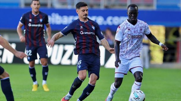 Eibar y Castellón han gozado de ocasiones para marcar. Foto: @SDEibar.
