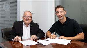 Osasuna renueva hasta 2029 a Asier Osambela, uno de los canteranos más prometedores de Tajonar