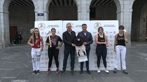 Emakumezkoen Euskal Herriko zazpigarren aizkolari txapelketa aurkeztu dute Elgoibarren