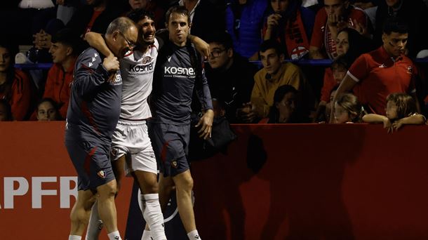 Iker Benito Osasunako aurrelariak min hartu eta zelaia utzi behar izan zuen atzo. Argazkia: EFE