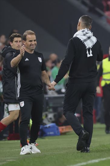 Jagoba Arrasate eta Ehab Abu Jazar agutzen