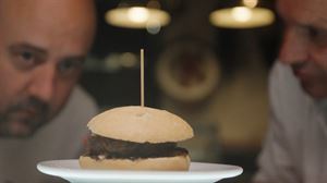 Raburguesa Antekerana, delicia hecha con mucho mimo en el bar El Tabanko de Vitoria-Gasteiz