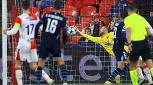 Un Athletic reñido con el gol saca un empate insuficiente ante el Slavia Praga