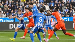 El Alavés vuelve a la senda del triunfo tras ganar el derbi a la Real Sociedad