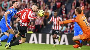 El Athletic domina y vence al Atlético (1-0)