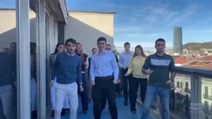 TEKNEIeko langileak EITB Maratoiaren ''Euskal Rock n'Roll'' dantzatzera animatu dira