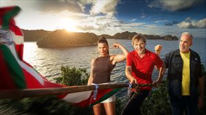 Lur Errekondo, Julian Iantzi y Patxi Alonso, presentadores de ''El Conquistador''