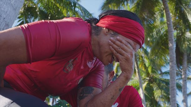 Yami llora por el dolor del golpe que se ha dado