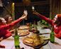 Aimar, Jaio y Monty disfrutan de unas pizzas mientras se preguntan qué pruebas habrá en la final