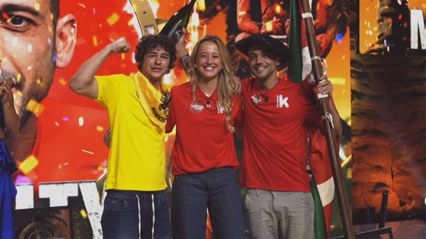 Monty, con la ikurriña de ganador del ''Conquis''