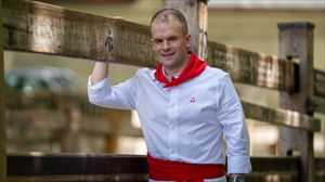 Entzierroak, euskaraz eta zuzenean, Joseba urkiolarekin ETB1en.