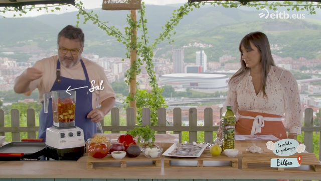 Ensalada de garbanzos con sardinas a la parrilla