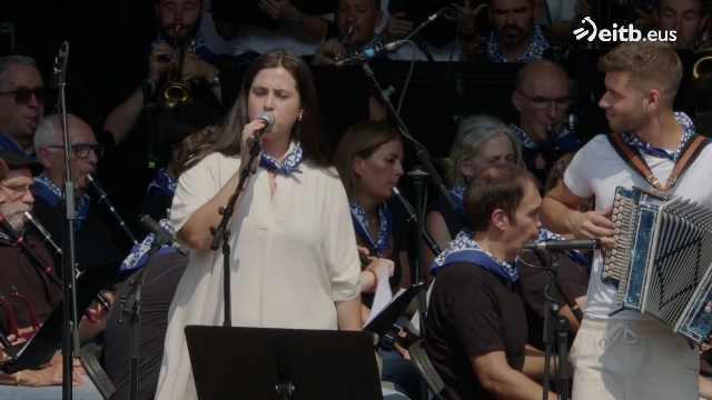 Bilboko txistulari alardea