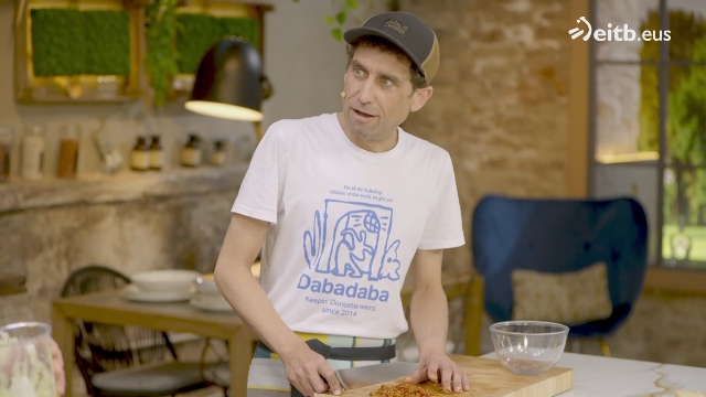 Patata, gerezi tomate eta oilasko biribilki epela