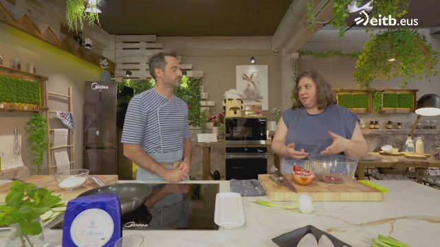 Alberjinia frijitu carpaccioa gazta urdin ozpin olioarekin