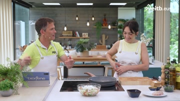 Oilaskoa eztiarekin eta shopska entsalada