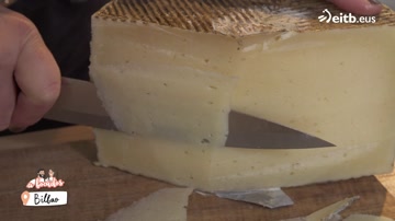 Ensaladilla de puerro con cabeza de jabalí + Bravas con torreznos