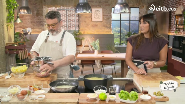 Korokke de jamón y queso con emulsión de salsa de soja