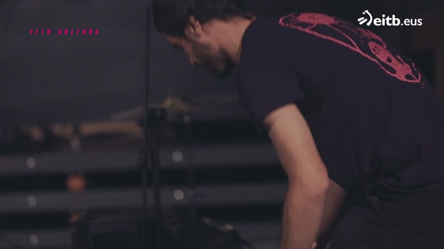 Nor Naizen Baneki, Jurgi Ekiza, Arantzazu Lizartza y Argazki bat behelainoan