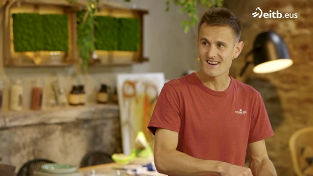 Aguakate krema, babarrun beltz eta arroz entsalada eta kefir irabiakia