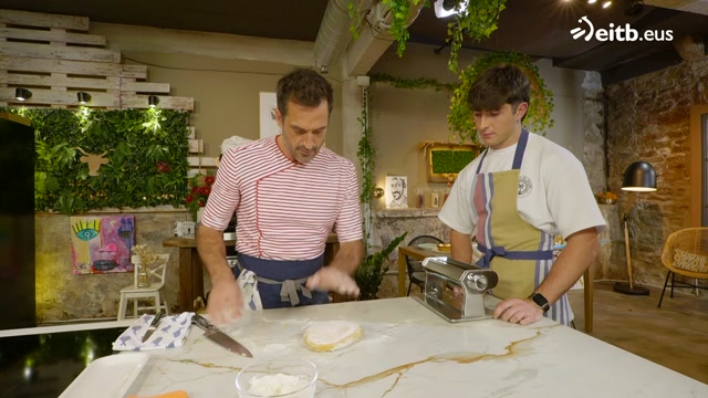 Kuia capelettiak carbonara saltsarekin