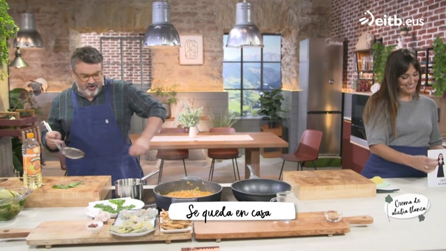 Crema de alubia blanca con alcachofas y langostinos