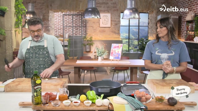 Obleas de huevos rancheros + Blueberry Cornbread