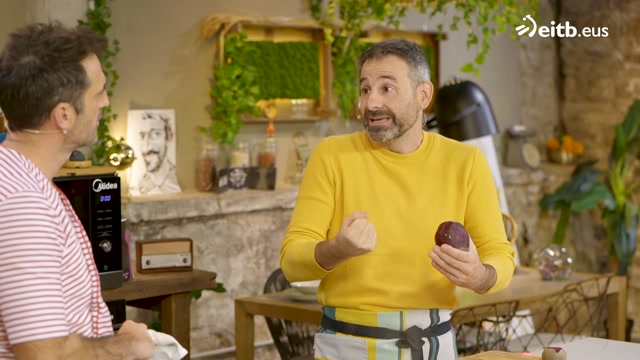 Borsch zopa eta patata eta gazta opilak