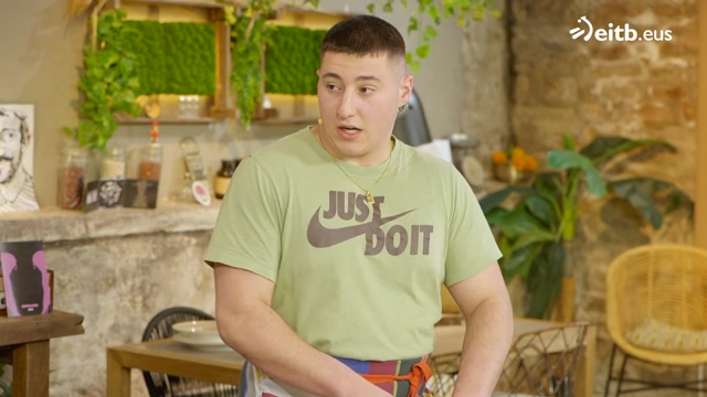 Solomo iberikoa mandarina saltsarekin