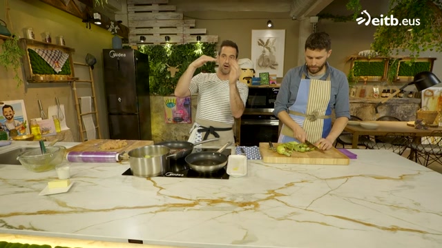 Orburu krema foie-grasarekin eta orburu frijituekin